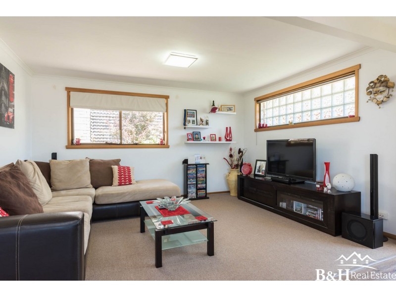 3/1 Long Street, Penguin TAS 7316