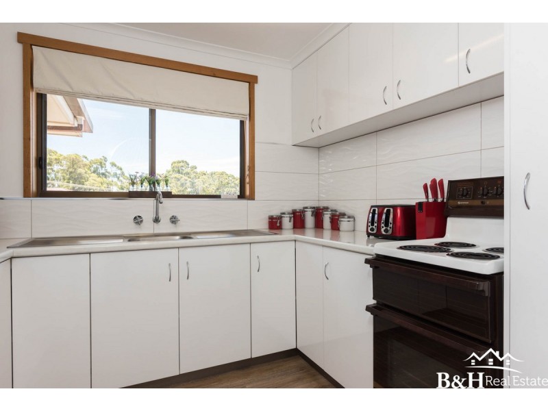 3/1 Long Street, Penguin TAS 7316