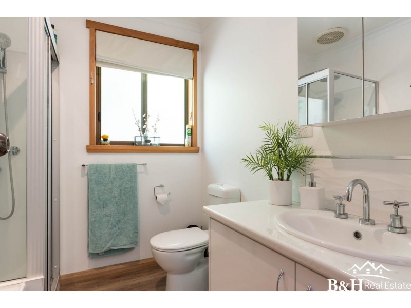 3/1 Long Street, Penguin TAS 7316