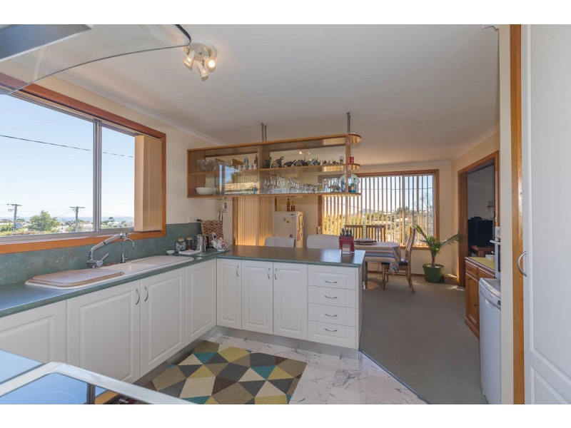 12 Sampson Street, Hillcrest TAS 7320