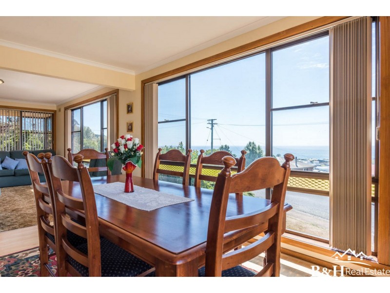 1 McPhee Street, Havenview TAS 7320