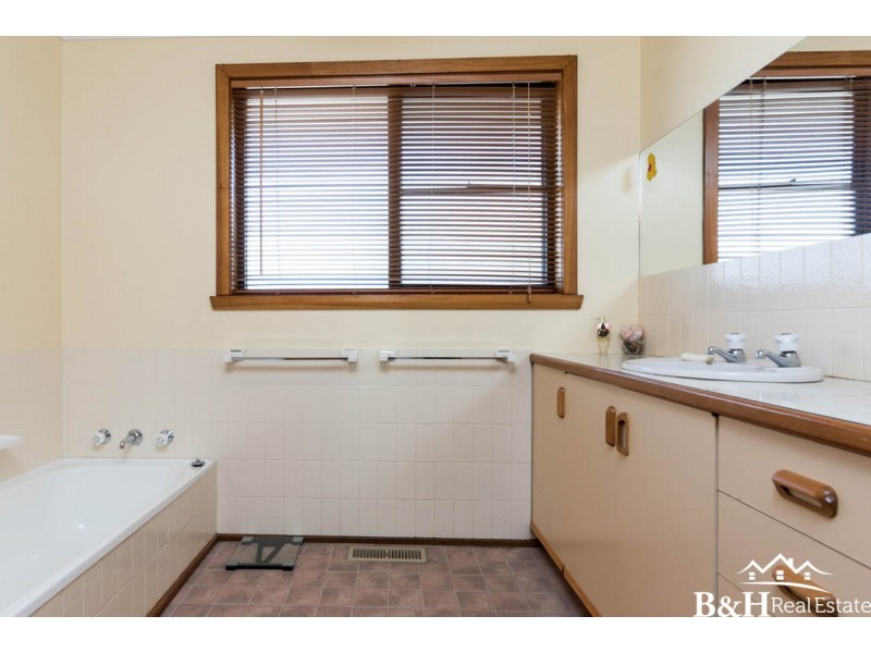 1 McPhee Street, Havenview TAS 7320