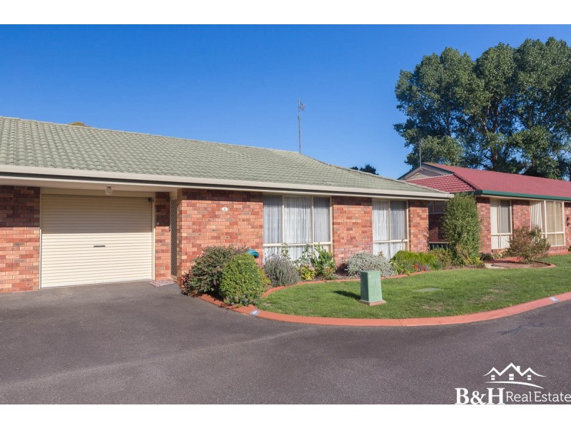 4/3 Hayward Street, Penguin TAS 7316