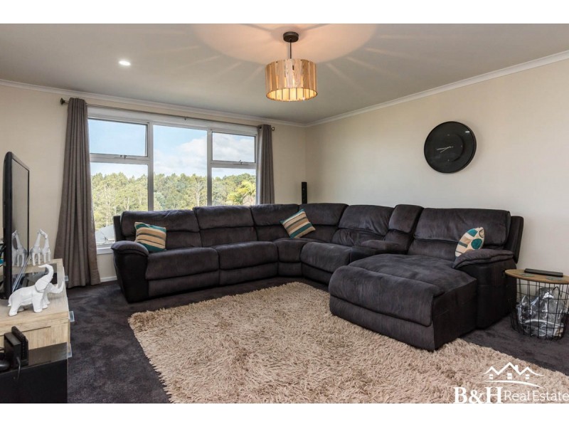 2 Manuka Drive, Romaine TAS 7320