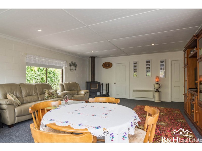 40 South Road, Penguin TAS 7316