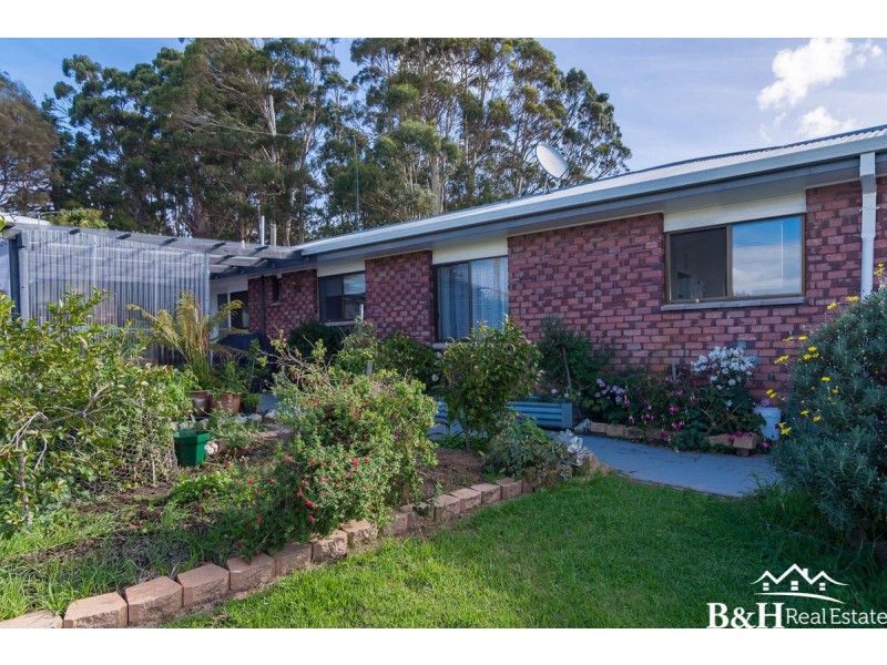 40 South Road, Penguin TAS 7316