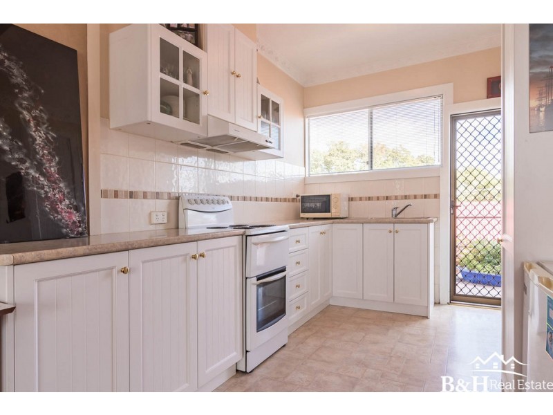 4/3 Main Street, Ulverstone TAS 7315