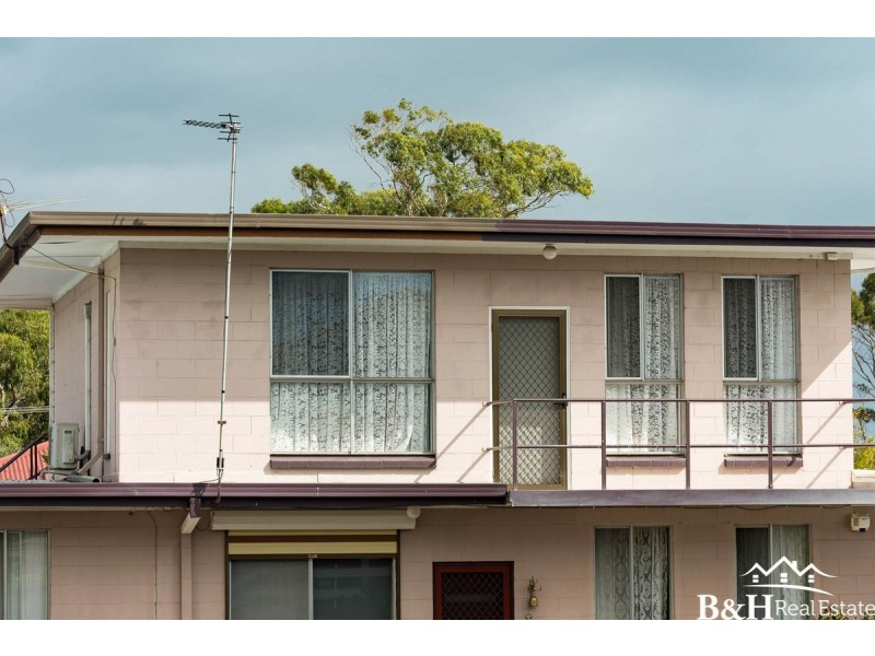 4/3 Main Street, Ulverstone TAS 7315