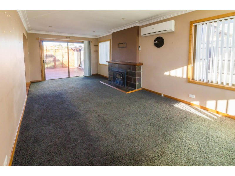 16 Whitford Street, Upper Burnie TAS 7320