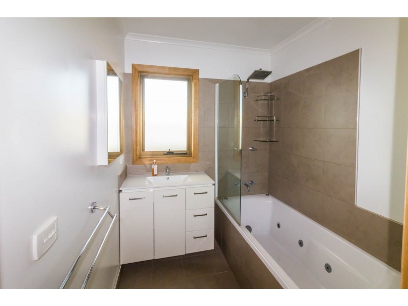 16 Whitford Street, Upper Burnie TAS 7320