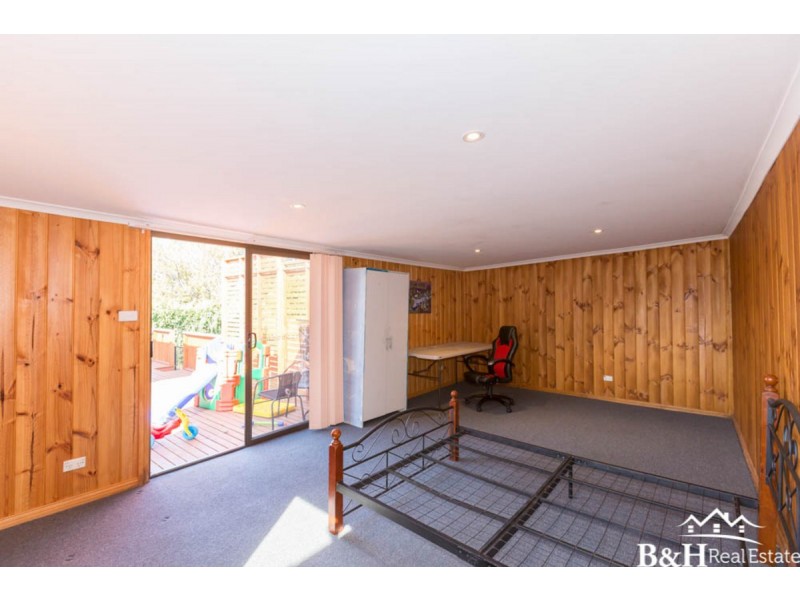 16 Whitford Street, Upper Burnie TAS 7320