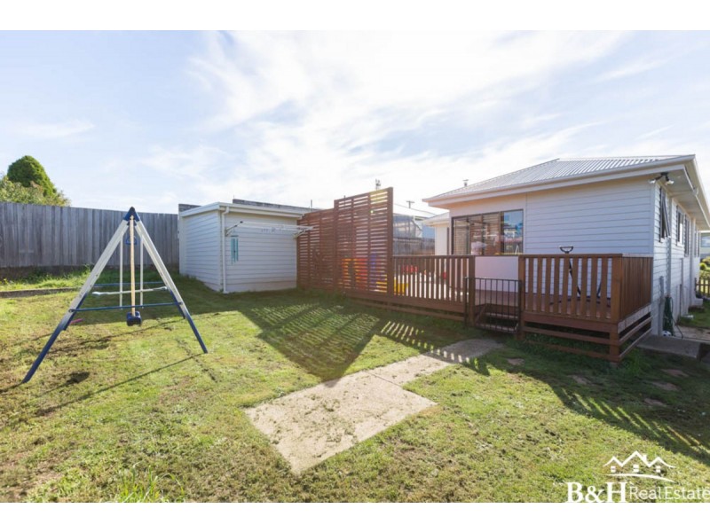 16 Whitford Street, Upper Burnie TAS 7320