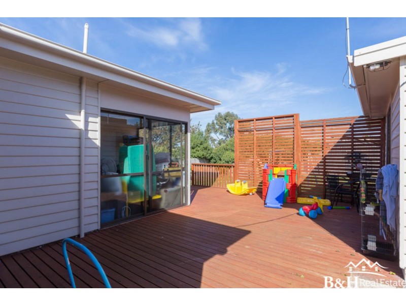 16 Whitford Street, Upper Burnie TAS 7320