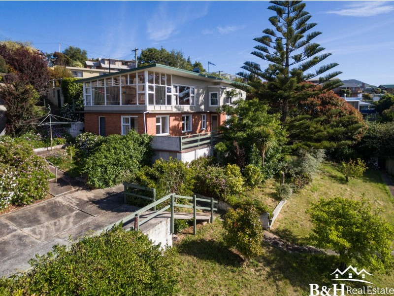 1/21 Quinn Street, Penguin TAS 7316