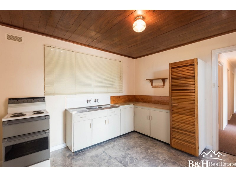 1/21 Quinn Street, Penguin TAS 7316