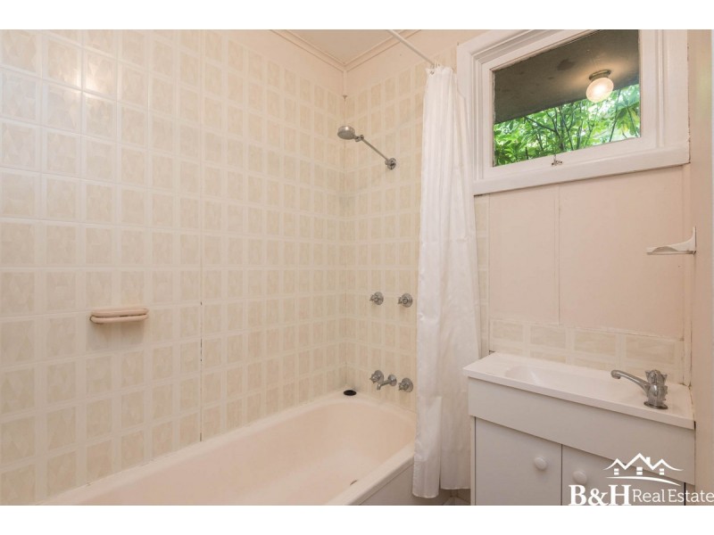 1/21 Quinn Street, Penguin TAS 7316