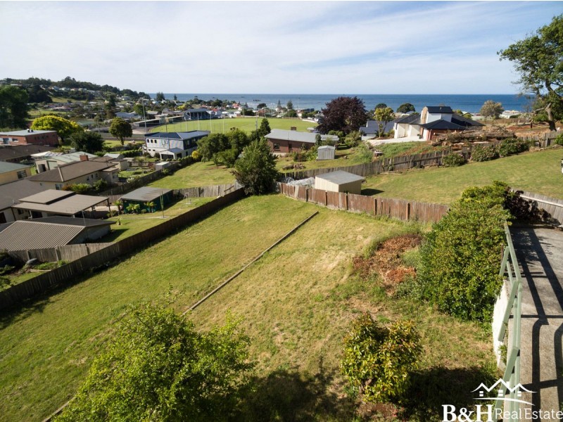 1/21 Quinn Street, Penguin TAS 7316