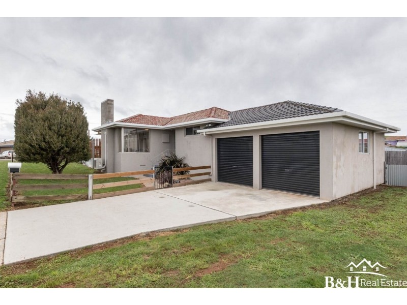 24 Winter Avenue, Upper Burnie TAS 7320