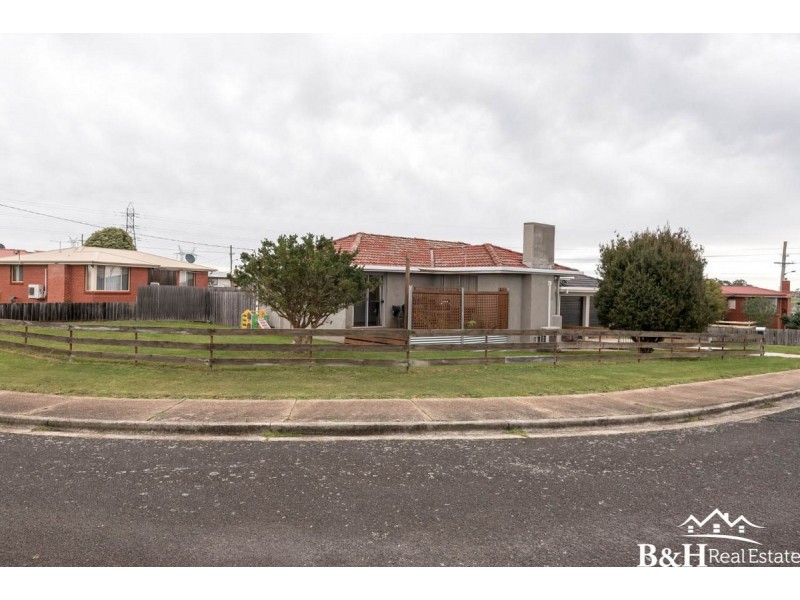 24 Winter Avenue, Upper Burnie TAS 7320