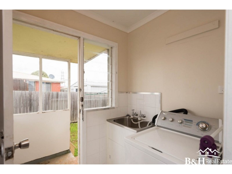 24 Winter Avenue, Upper Burnie TAS 7320