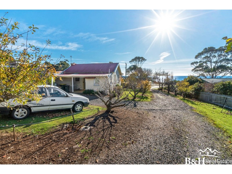 4 River Avenue East, Heybridge TAS 7316