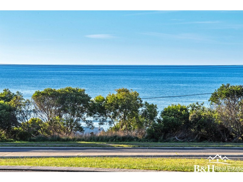 4 River Avenue East, Heybridge TAS 7316