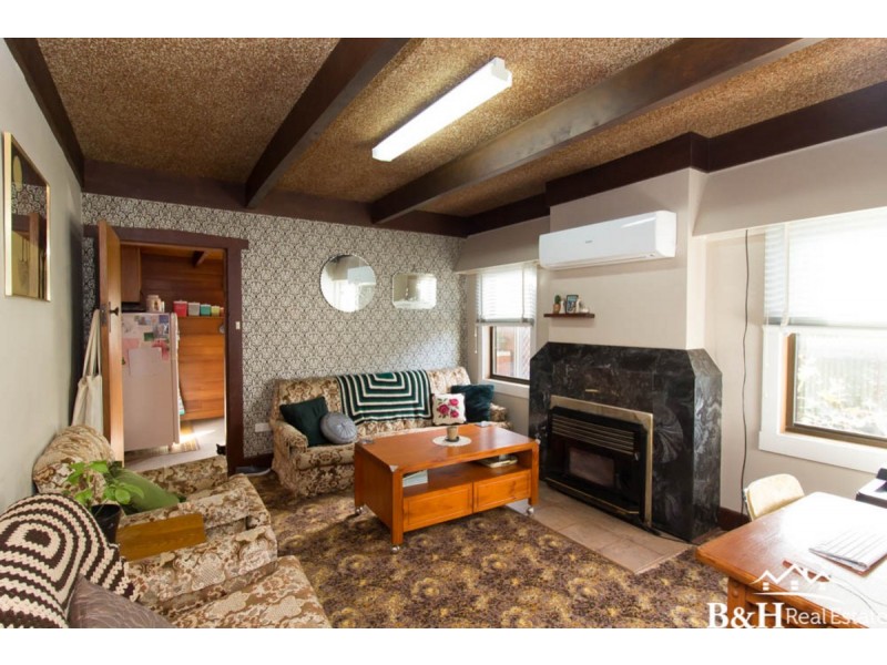 8 Osborne Street, Cooee TAS 7320