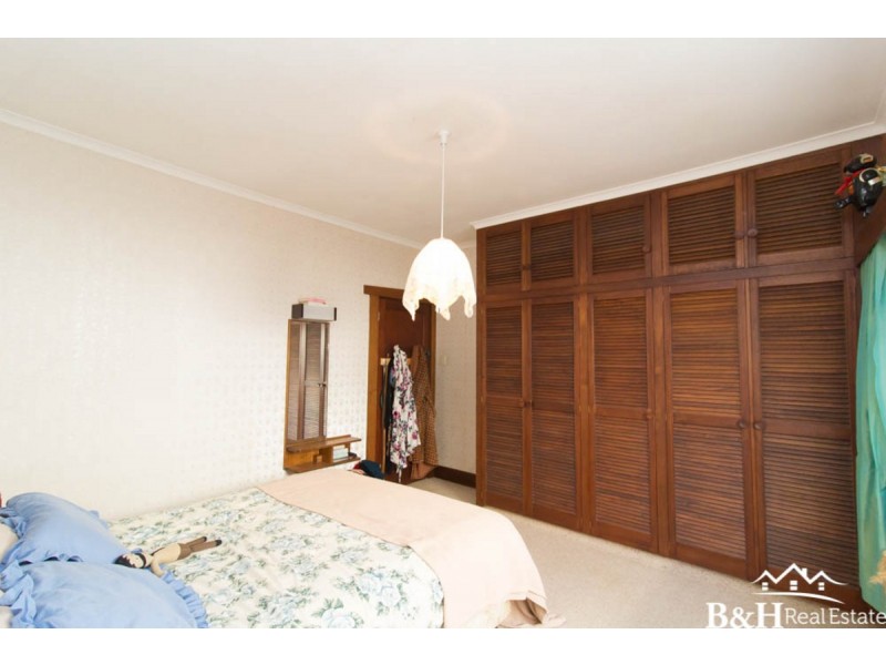 8 Osborne Street, Cooee TAS 7320