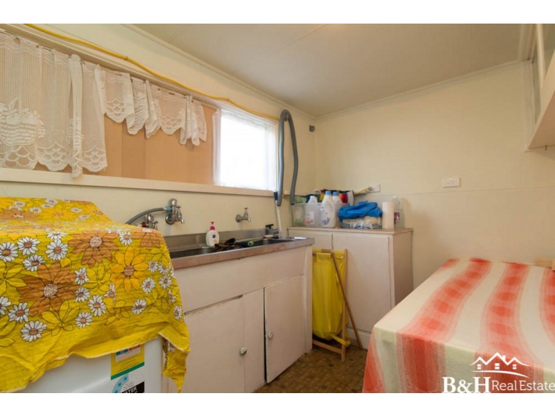 8 Osborne Street, Cooee TAS 7320