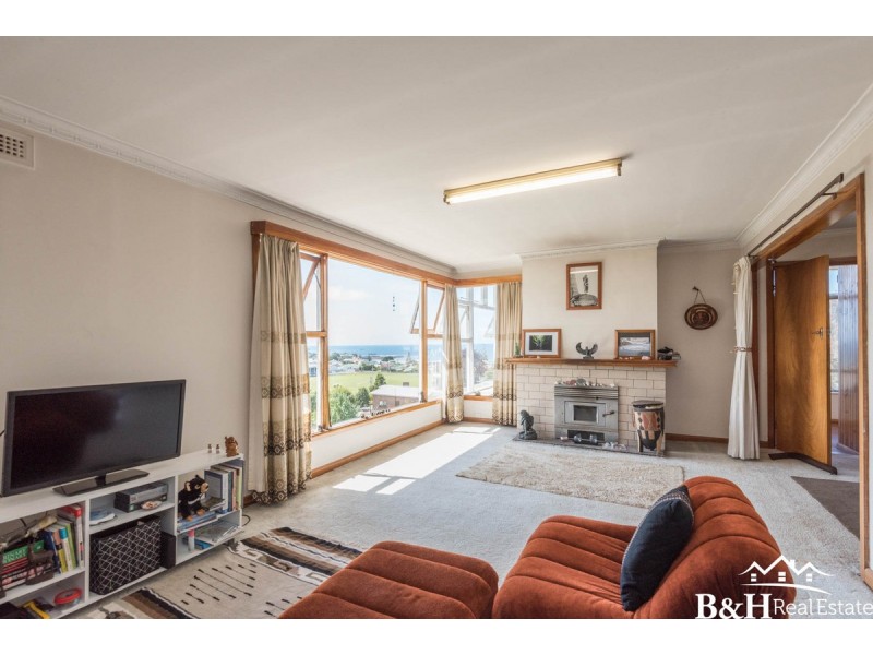 21 Quinn Street, Penguin TAS 7316