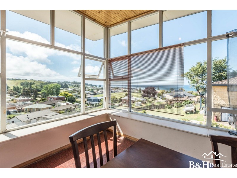 21 Quinn Street, Penguin TAS 7316