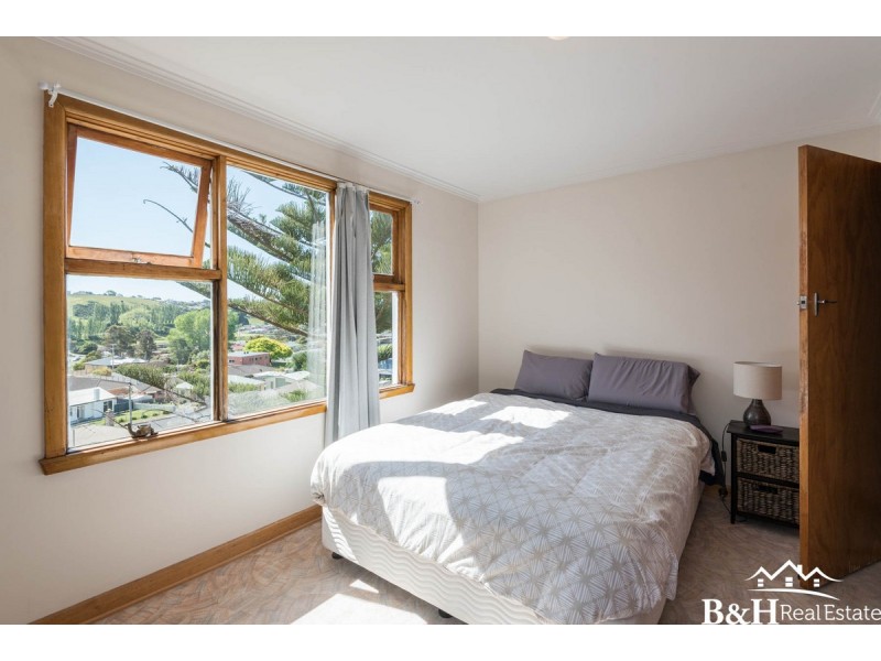 21 Quinn Street, Penguin TAS 7316