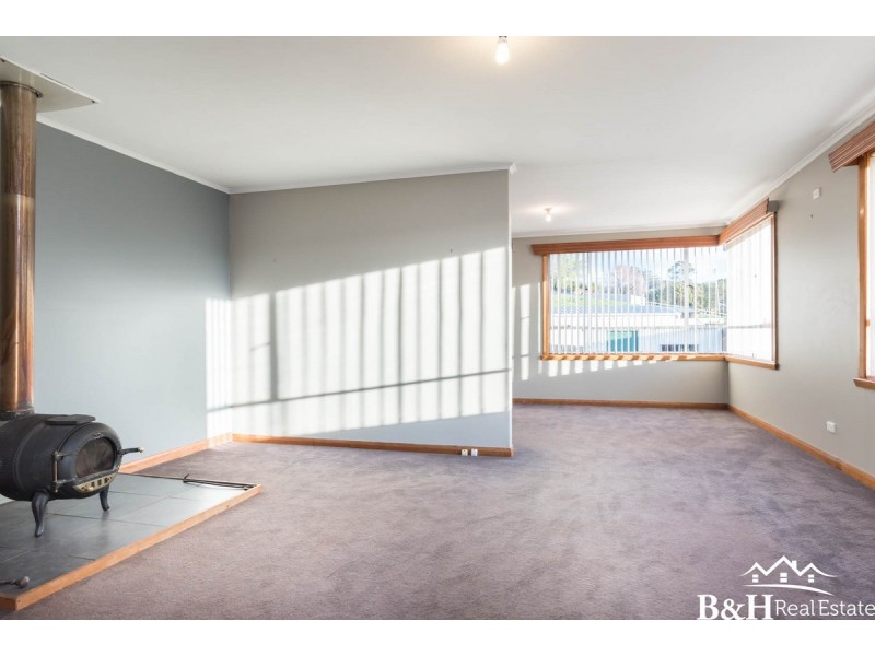6 South Road, Penguin TAS 7316