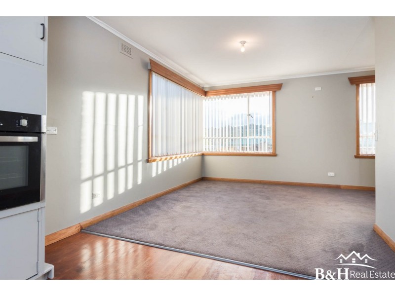 6 South Road, Penguin TAS 7316
