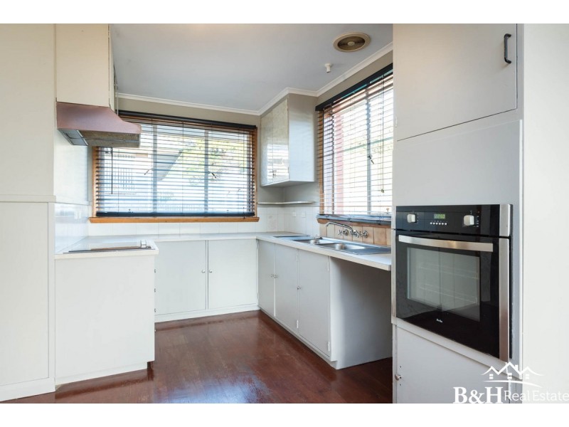 6 South Road, Penguin TAS 7316