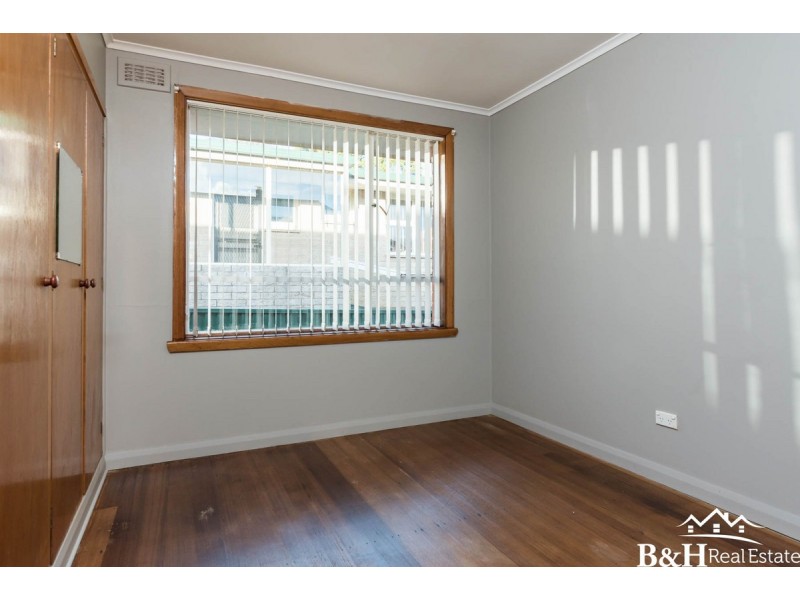 6 South Road, Penguin TAS 7316