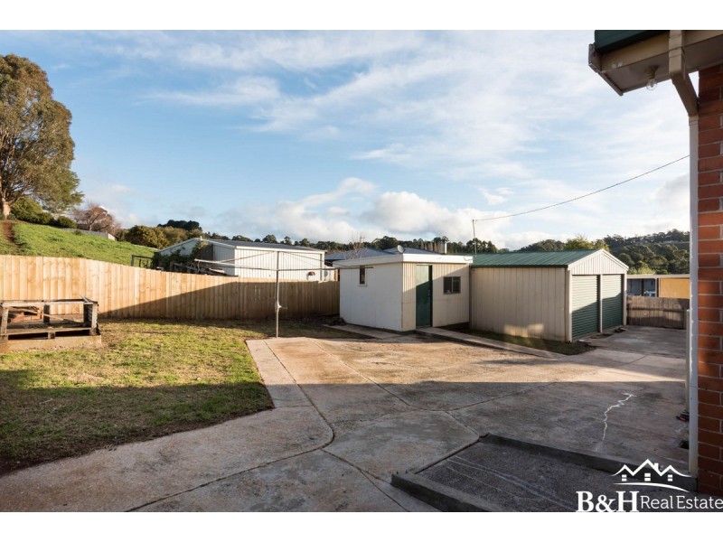 6 South Road, Penguin TAS 7316