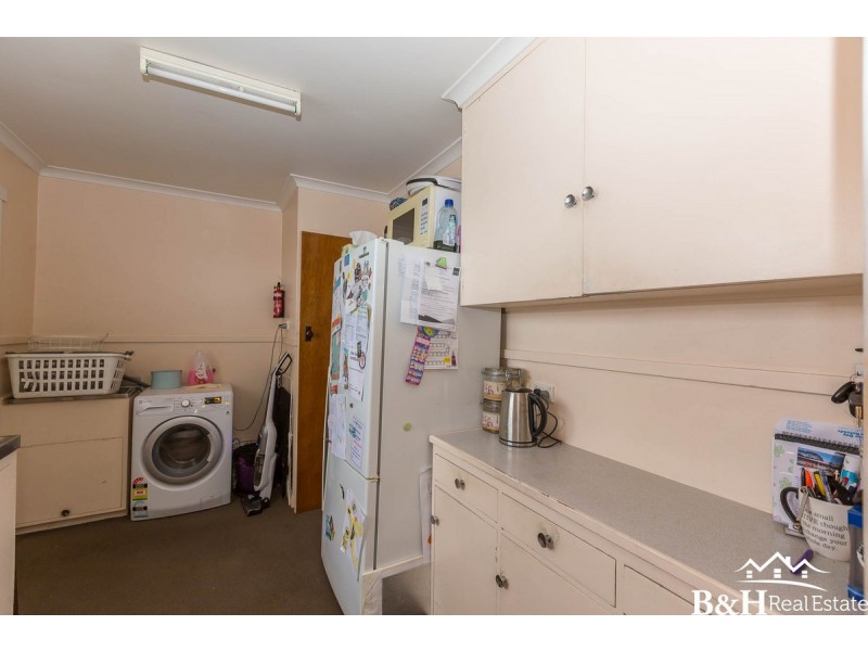 33 Woodward Avenue, Hillcrest TAS 7320