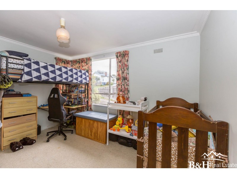 33 Woodward Avenue, Hillcrest TAS 7320