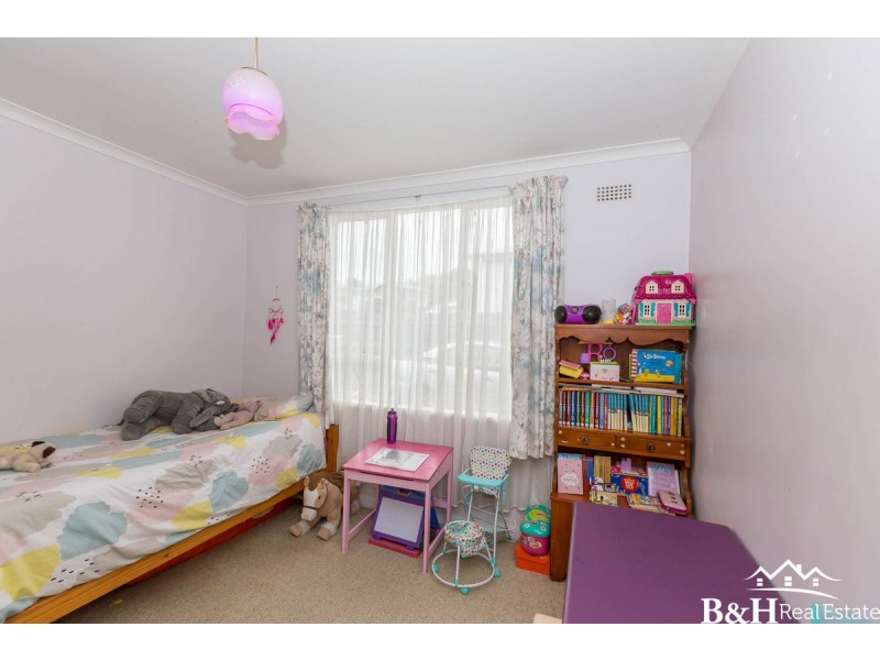 33 Woodward Avenue, Hillcrest TAS 7320