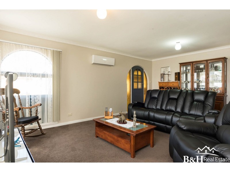 12 Oonah Crescent, Somerset TAS 7322