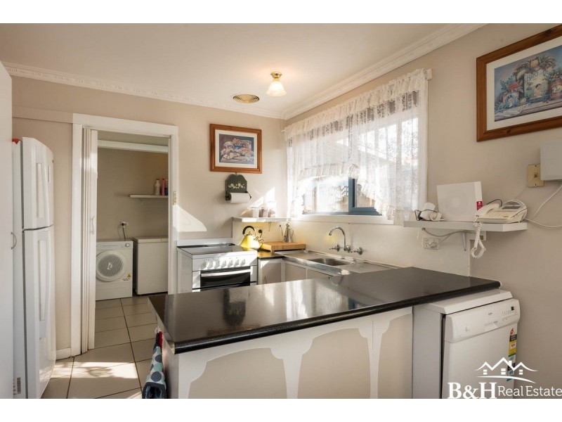 12 Oonah Crescent, Somerset TAS 7322