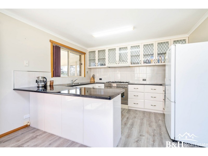 17 Hughes Road, Sheffield TAS 7306