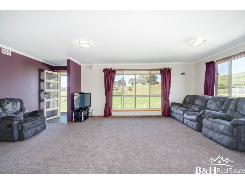 17 Hughes Road, Sheffield TAS 7306