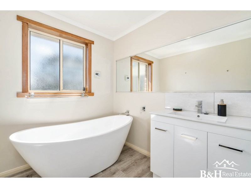 17 Hughes Road, Sheffield TAS 7306
