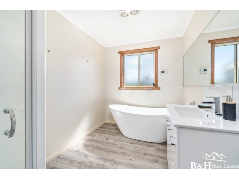 17 Hughes Road, Sheffield TAS 7306