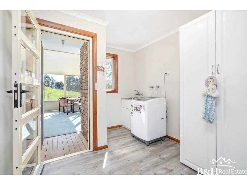 17 Hughes Road, Sheffield TAS 7306
