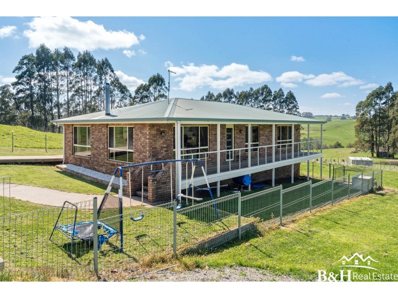 17 Hughes Road, Sheffield TAS 7306
