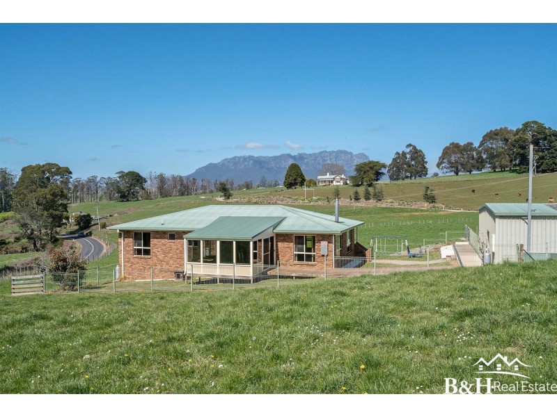 17 Hughes Road, Sheffield TAS 7306