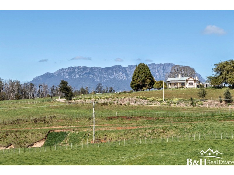 17 Hughes Road, Sheffield TAS 7306